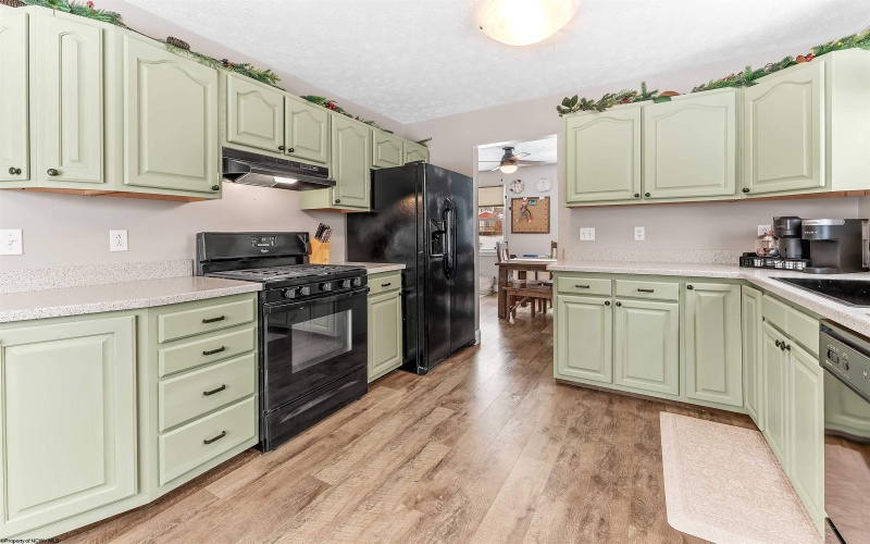 68 Loch Haven Drive, Morgantown, West Virginia 26508, 3 Bedrooms Bedrooms, 8 Rooms Rooms,2 BathroomsBathrooms,Single Family Detached,For Sale,Loch Haven,10163191