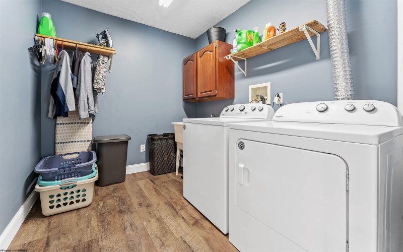 68 Loch Haven Drive, Morgantown, West Virginia 26508, 3 Bedrooms Bedrooms, 8 Rooms Rooms,2 BathroomsBathrooms,Single Family Detached,For Sale,Loch Haven,10163191