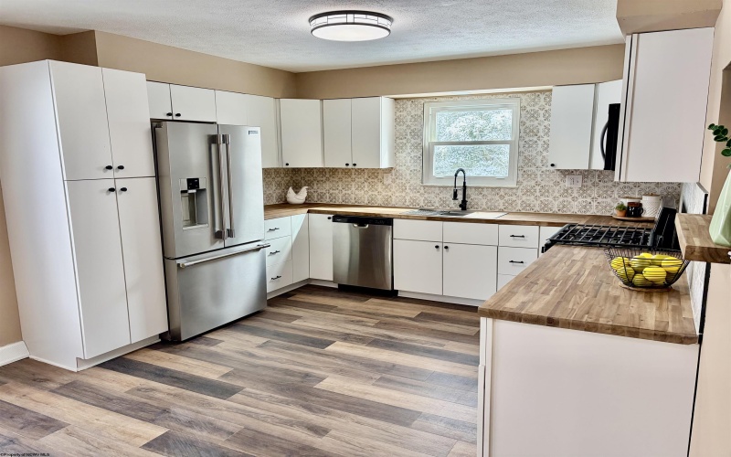 777 Nicholson Loop, Morgantown, West Virginia 26508, 4 Bedrooms Bedrooms, 8 Rooms Rooms,2 BathroomsBathrooms,Single Family Detached,For Sale,Nicholson,10163203