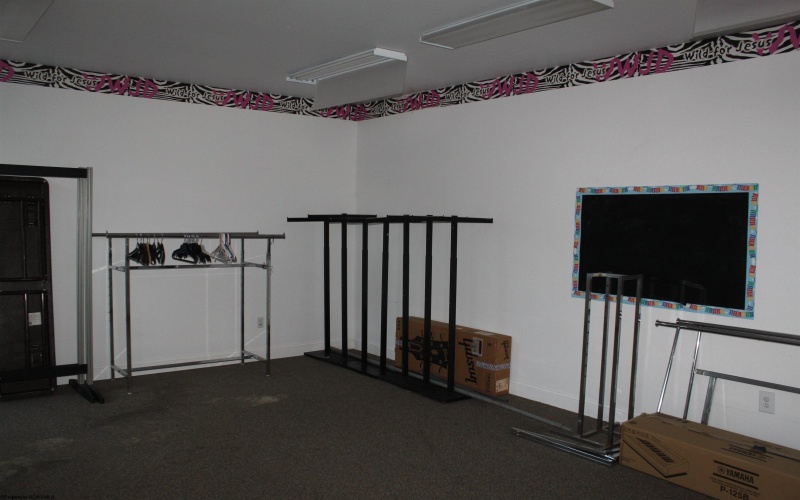 129 McGraw Avenue, Webster Springs, West Virginia 26288, ,Multi-unit/income,For Sale,McGraw,10163205