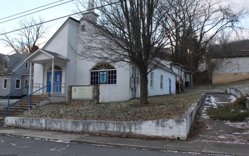 129 McGraw Avenue, Webster Springs, West Virginia 26288, ,Multi-unit/income,For Sale,McGraw,10163205