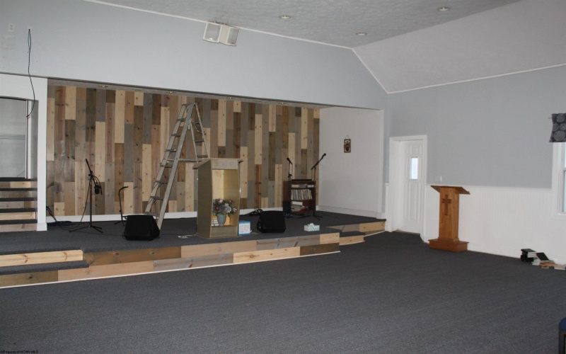 129 McGraw Avenue, Webster Springs, West Virginia 26288, ,Multi-unit/income,For Sale,McGraw,10163205