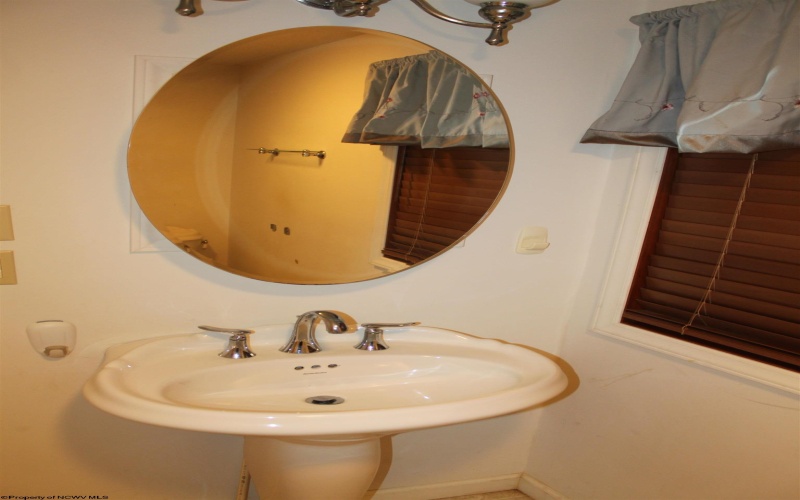 1506 Holly River Road, Webster Springs, West Virginia 26288, 3 Bedrooms Bedrooms, 11 Rooms Rooms,3 BathroomsBathrooms,Single Family Detached,For Sale,Holly River,10160503