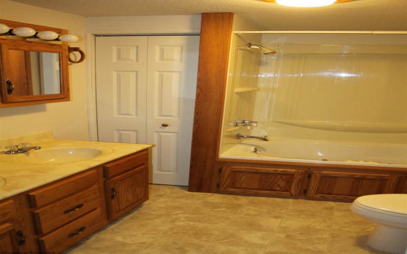 1506 Holly River Road, Webster Springs, West Virginia 26288, 3 Bedrooms Bedrooms, 11 Rooms Rooms,3 BathroomsBathrooms,Single Family Detached,For Sale,Holly River,10160503