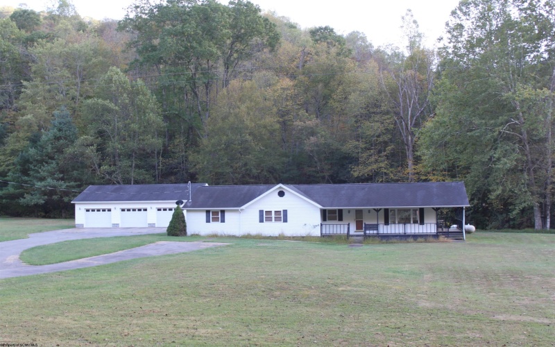 1506 Holly River Road, Webster Springs, West Virginia 26288, 3 Bedrooms Bedrooms, 11 Rooms Rooms,3 BathroomsBathrooms,Single Family Detached,For Sale,Holly River,10160503