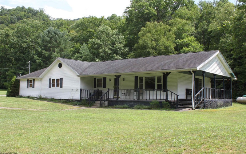 1506 Holly River Road, Webster Springs, West Virginia 26288, 3 Bedrooms Bedrooms, 11 Rooms Rooms,3 BathroomsBathrooms,Single Family Detached,For Sale,Holly River,10160503