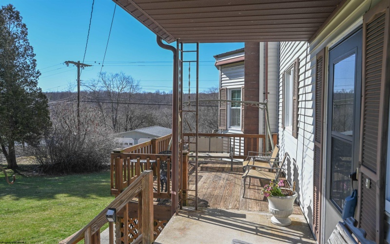 70 Brown Street, Thomas, West Virginia 26292, 5 Bedrooms Bedrooms, 15 Rooms Rooms,2 BathroomsBathrooms,Single Family Detached,For Sale,Brown,10163204