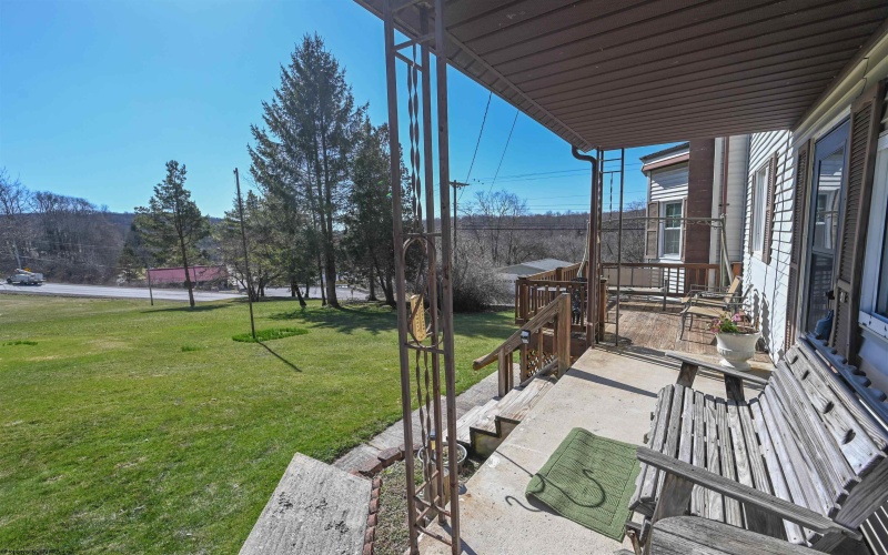 70 Brown Street, Thomas, West Virginia 26292, 5 Bedrooms Bedrooms, 15 Rooms Rooms,2 BathroomsBathrooms,Single Family Detached,For Sale,Brown,10163204