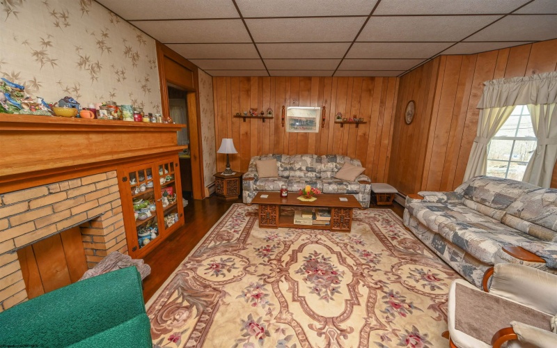 70 Brown Street, Thomas, West Virginia 26292, 5 Bedrooms Bedrooms, 15 Rooms Rooms,2 BathroomsBathrooms,Single Family Detached,For Sale,Brown,10163204