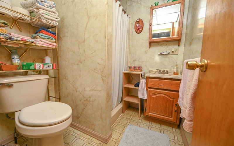 70 Brown Street, Thomas, West Virginia 26292, 5 Bedrooms Bedrooms, 15 Rooms Rooms,2 BathroomsBathrooms,Single Family Detached,For Sale,Brown,10163204