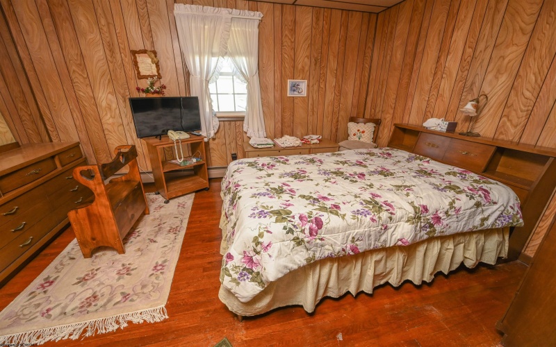 70 Brown Street, Thomas, West Virginia 26292, 5 Bedrooms Bedrooms, 15 Rooms Rooms,2 BathroomsBathrooms,Single Family Detached,For Sale,Brown,10163204