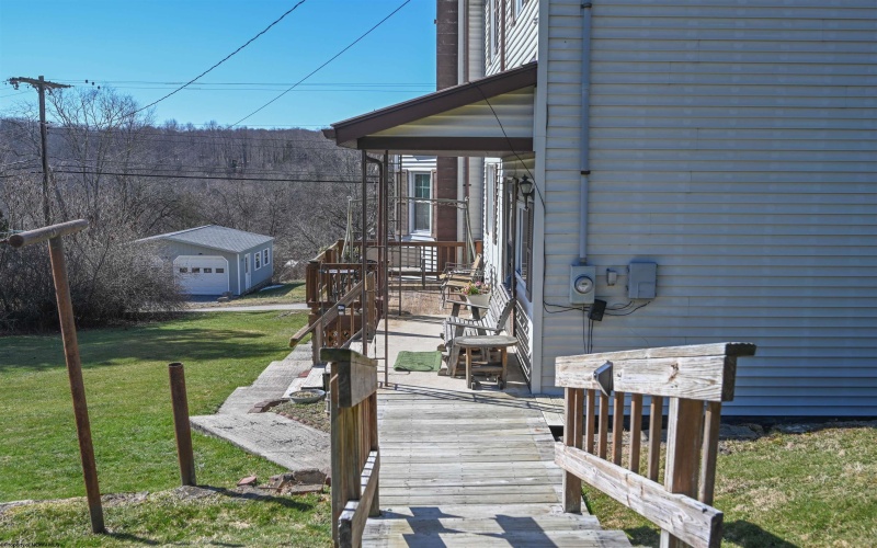 70 Brown Street, Thomas, West Virginia 26292, 5 Bedrooms Bedrooms, 15 Rooms Rooms,2 BathroomsBathrooms,Single Family Detached,For Sale,Brown,10163204