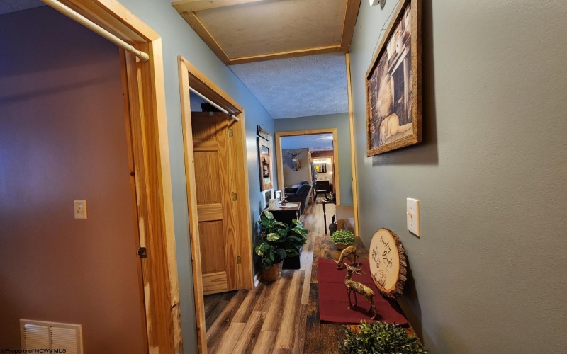 374 Country Mile Road, Kingwood, West Virginia 26537, 3 Bedrooms Bedrooms, 5 Rooms Rooms,1 BathroomBathrooms,Single Family Detached,For Sale,Country Mile,10163207