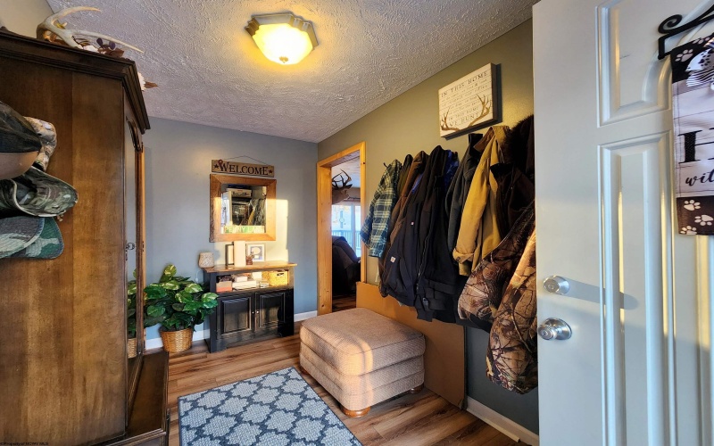 374 Country Mile Road, Kingwood, West Virginia 26537, 3 Bedrooms Bedrooms, 5 Rooms Rooms,1 BathroomBathrooms,Single Family Detached,For Sale,Country Mile,10163207