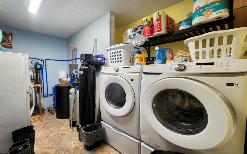 374 Country Mile Road, Kingwood, West Virginia 26537, 3 Bedrooms Bedrooms, 5 Rooms Rooms,1 BathroomBathrooms,Single Family Detached,For Sale,Country Mile,10163207