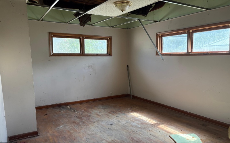 117 Brown Avenue, Weston, West Virginia 26452, 2 Bedrooms Bedrooms, 5 Rooms Rooms,1 BathroomBathrooms,Single Family Attached,For Sale,Brown,10161305 117 Brown Avenue, Weston, West Virginia 26452, 2 Bedrooms Bedrooms, 5 Rooms Rooms,1 BathroomBathrooms,Single Family Attached,For Sale,Brown,10161305