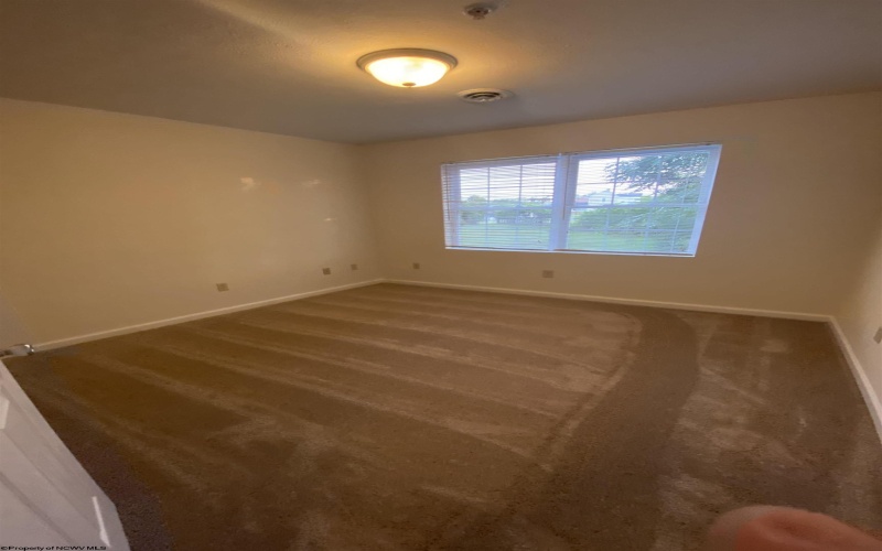 393 Dille Street, Morgantown, West Virginia 26505-4640, 2 Bedrooms Bedrooms, 4 Rooms Rooms,2 BathroomsBathrooms,Residential Rentals,For Rent,Dille,10163214