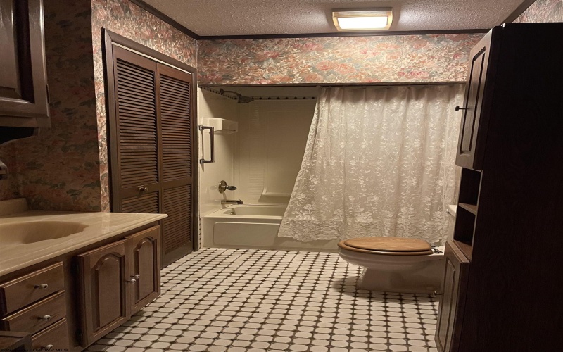 3089 State Street, Gassaway, West Virginia 26624, 3 Bedrooms Bedrooms, 6 Rooms Rooms,2 BathroomsBathrooms,Single Family Detached,For Sale,State,10163222