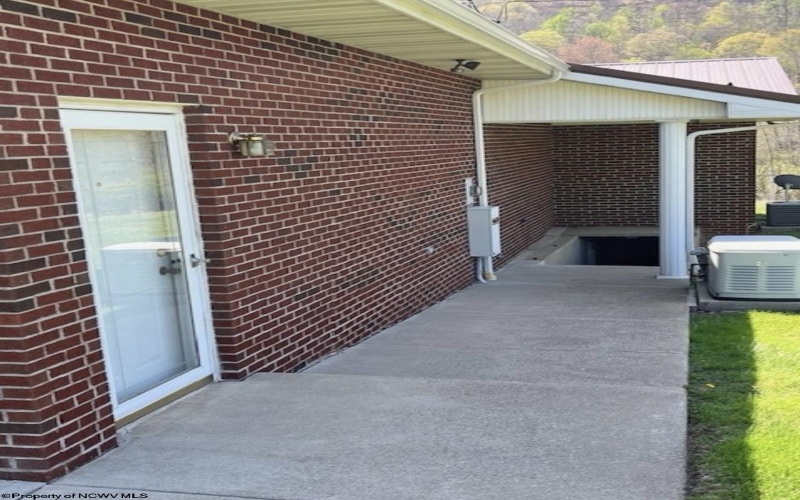 3089 State Street, Gassaway, West Virginia 26624, 3 Bedrooms Bedrooms, 6 Rooms Rooms,2 BathroomsBathrooms,Single Family Detached,For Sale,State,10163222