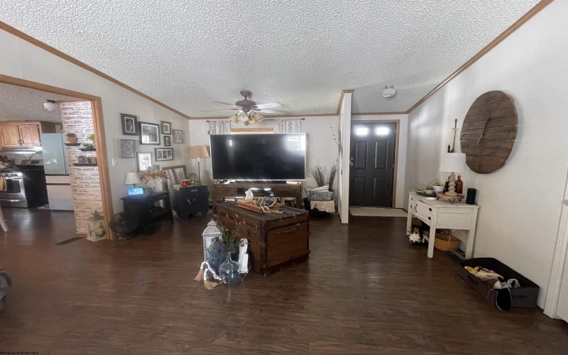 3091 State Street, Gassaway, West Virginia 26624, 3 Bedrooms Bedrooms, 6 Rooms Rooms,2 BathroomsBathrooms,Single Family Detached,For Sale,State,10163221