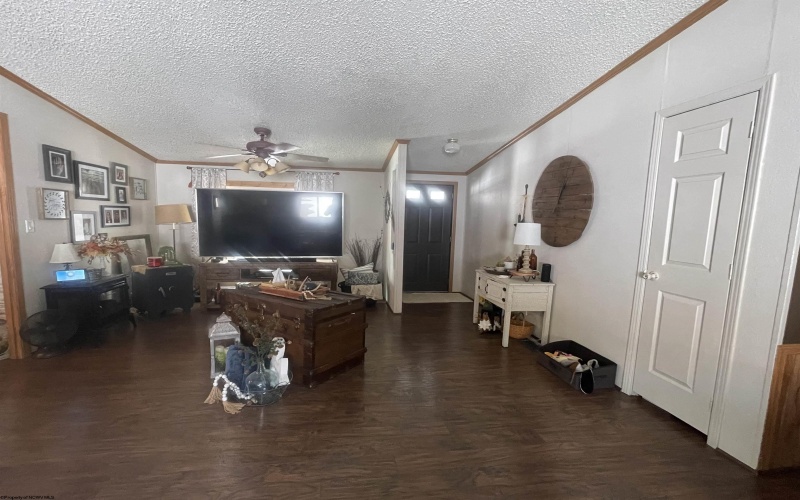 3091 State Street, Gassaway, West Virginia 26624, 3 Bedrooms Bedrooms, 6 Rooms Rooms,2 BathroomsBathrooms,Single Family Detached,For Sale,State,10163221