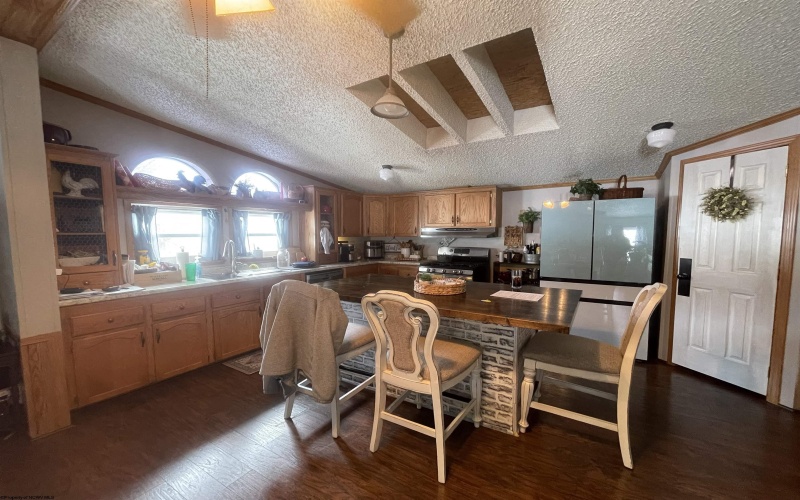 3091 State Street, Gassaway, West Virginia 26624, 3 Bedrooms Bedrooms, 6 Rooms Rooms,2 BathroomsBathrooms,Single Family Detached,For Sale,State,10163221