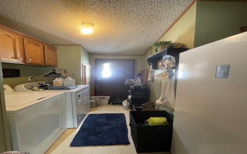 3091 State Street, Gassaway, West Virginia 26624, 3 Bedrooms Bedrooms, 6 Rooms Rooms,2 BathroomsBathrooms,Single Family Detached,For Sale,State,10163221