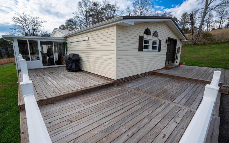 3091 State Street, Gassaway, West Virginia 26624, 3 Bedrooms Bedrooms, 6 Rooms Rooms,2 BathroomsBathrooms,Single Family Detached,For Sale,State,10163221