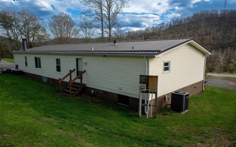 3091 State Street, Gassaway, West Virginia 26624, 3 Bedrooms Bedrooms, 6 Rooms Rooms,2 BathroomsBathrooms,Single Family Detached,For Sale,State,10163221