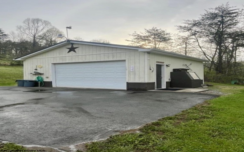 3091 State Street, Gassaway, West Virginia 26624, 3 Bedrooms Bedrooms, 6 Rooms Rooms,2 BathroomsBathrooms,Single Family Detached,For Sale,State,10163221