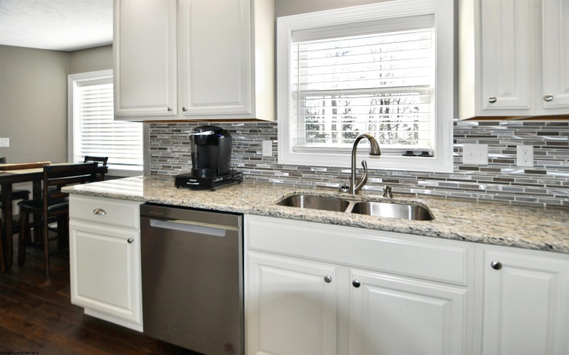 138 Canto Drive, Morgantown, West Virginia 26508, 3 Bedrooms Bedrooms, 7 Rooms Rooms,2 BathroomsBathrooms,Single Family Detached,For Sale,Canto,10163211