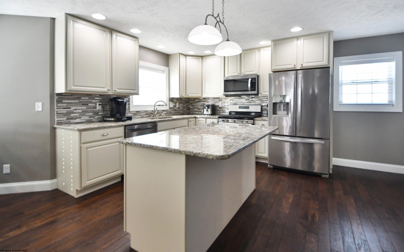 138 Canto Drive, Morgantown, West Virginia 26508, 3 Bedrooms Bedrooms, 7 Rooms Rooms,2 BathroomsBathrooms,Single Family Detached,For Sale,Canto,10163211