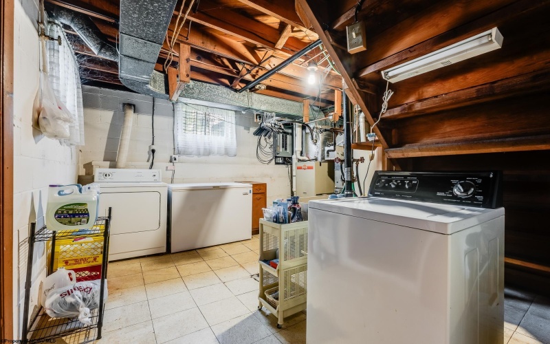 3356 Collins Ferry Road, Morgantown, West Virginia 26505, 3 Bedrooms Bedrooms, 8 Rooms Rooms,2 BathroomsBathrooms,Single Family Detached,For Sale,Collins Ferry,10160821