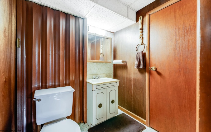 3356 Collins Ferry Road, Morgantown, West Virginia 26505, 3 Bedrooms Bedrooms, 8 Rooms Rooms,2 BathroomsBathrooms,Single Family Detached,For Sale,Collins Ferry,10160821