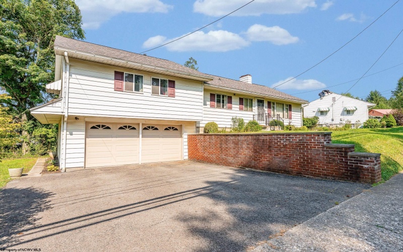 3356 Collins Ferry Road, Morgantown, West Virginia 26505, 3 Bedrooms Bedrooms, 8 Rooms Rooms,2 BathroomsBathrooms,Single Family Detached,For Sale,Collins Ferry,10160821