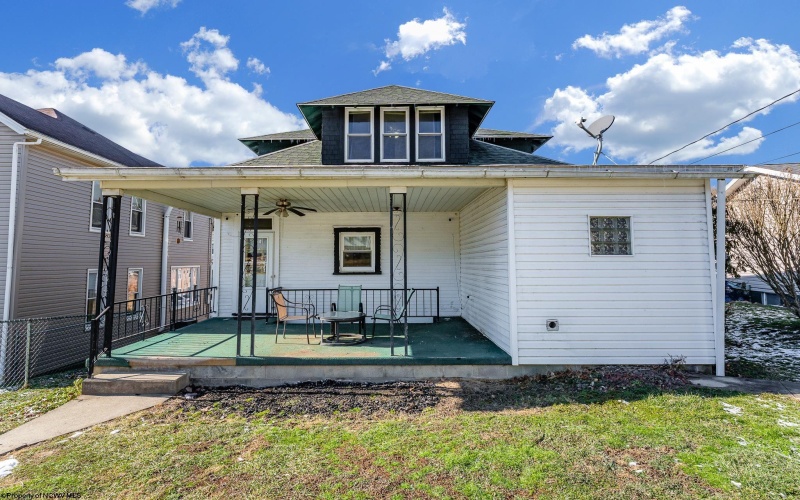 831 Main Street, Grafton, West Virginia 26354, 3 Bedrooms Bedrooms, 8 Rooms Rooms,2 BathroomsBathrooms,Single Family Detached,For Sale,Main,10163213