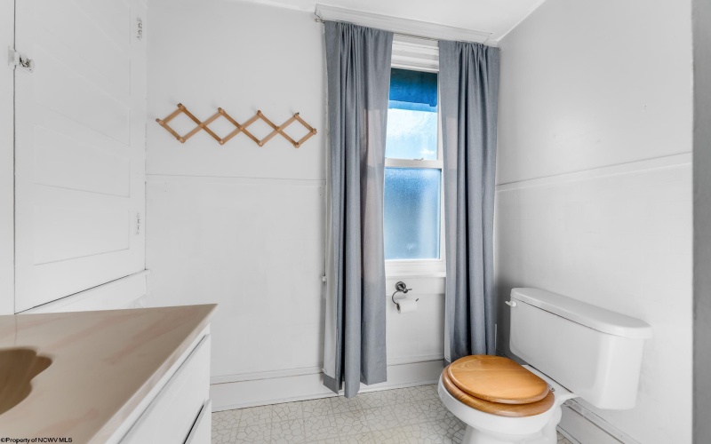 831 Main Street, Grafton, West Virginia 26354, 3 Bedrooms Bedrooms, 8 Rooms Rooms,2 BathroomsBathrooms,Single Family Detached,For Sale,Main,10163213