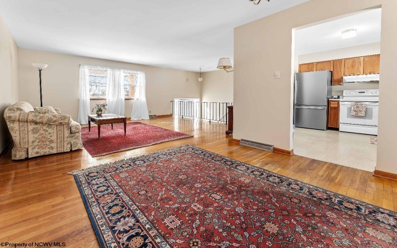 648 Vista Place, Morgantown, West Virginia 26505, 3 Bedrooms Bedrooms, 6 Rooms Rooms,2 BathroomsBathrooms,Single Family Detached,For Sale,Vista,10163220