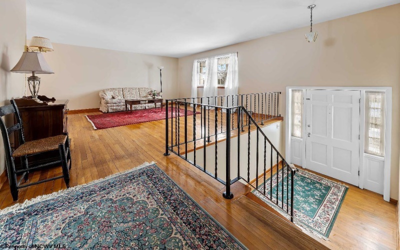 648 Vista Place, Morgantown, West Virginia 26505, 3 Bedrooms Bedrooms, 6 Rooms Rooms,2 BathroomsBathrooms,Single Family Detached,For Sale,Vista,10163220