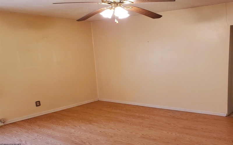 325 Central Street, Elkins, West Virginia 26241, 2 Bedrooms Bedrooms, 6 Rooms Rooms,2 BathroomsBathrooms,Single Family Detached,For Sale,Central,10163185