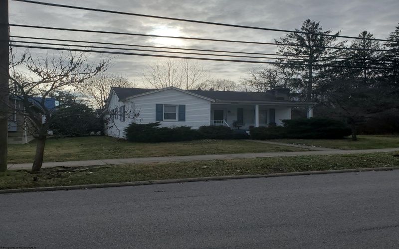 325 Central Street, Elkins, West Virginia 26241, 2 Bedrooms Bedrooms, 6 Rooms Rooms,2 BathroomsBathrooms,Single Family Detached,For Sale,Central,10163185