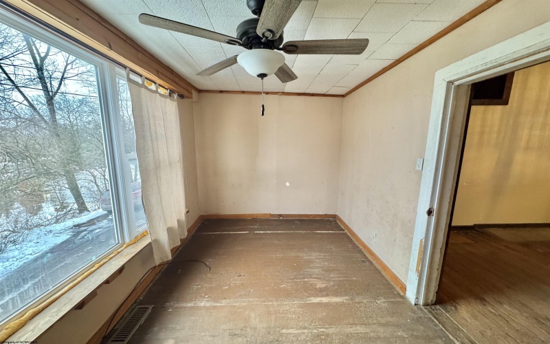 1108 Green Street, Fairmont, West Virginia 26554, 1 Bedroom Bedrooms, 8 Rooms Rooms,1 BathroomBathrooms,Single Family Detached,For Sale,Green,10163230