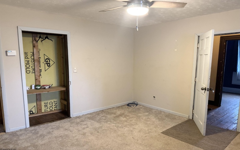 1108 Green Street, Fairmont, West Virginia 26554, 1 Bedroom Bedrooms, 8 Rooms Rooms,1 BathroomBathrooms,Single Family Detached,For Sale,Green,10163230