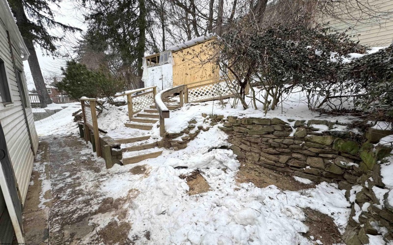 1108 Green Street, Fairmont, West Virginia 26554, 1 Bedroom Bedrooms, 8 Rooms Rooms,1 BathroomBathrooms,Single Family Detached,For Sale,Green,10163230