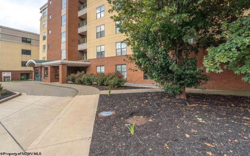 1117 University Avenue, Morgantown, West Virginia 26505, 1 Bedroom Bedrooms, 4 Rooms Rooms,1 BathroomBathrooms,Single Family Attached,For Sale,University,10162114