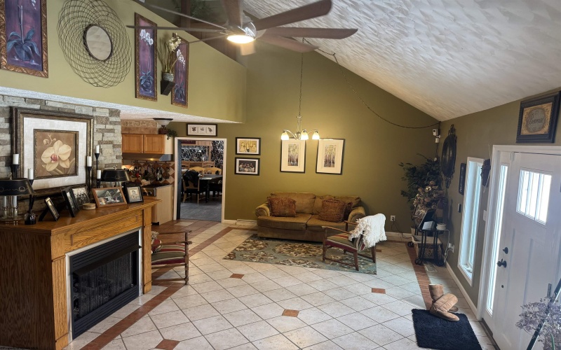 402 Nutter Run Road, Clarksburg, West Virginia 26301-4472, 3 Bedrooms Bedrooms, 6 Rooms Rooms,2 BathroomsBathrooms,Single Family Detached,For Sale,Nutter Run,10163228