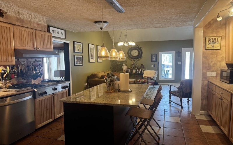 402 Nutter Run Road, Clarksburg, West Virginia 26301-4472, 3 Bedrooms Bedrooms, 6 Rooms Rooms,2 BathroomsBathrooms,Single Family Detached,For Sale,Nutter Run,10163228