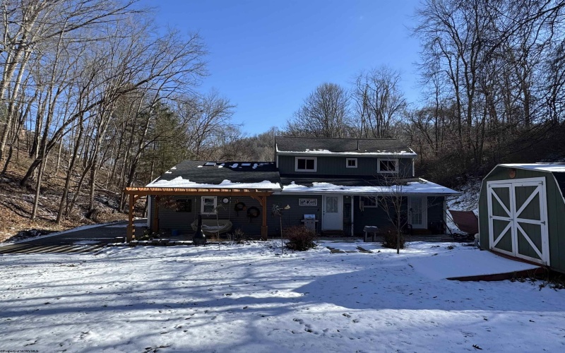 402 Nutter Run Road, Clarksburg, West Virginia 26301-4472, 3 Bedrooms Bedrooms, 6 Rooms Rooms,2 BathroomsBathrooms,Single Family Detached,For Sale,Nutter Run,10163228