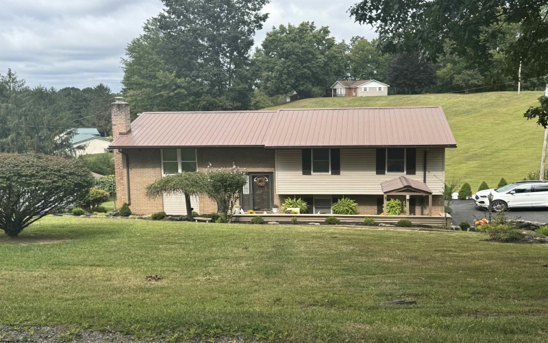 484 Red Knob Road, Buckhannon, West Virginia 26201, 4 Bedrooms Bedrooms, 8 Rooms Rooms,3 BathroomsBathrooms,Single Family Detached,For Sale,Red Knob,10161308