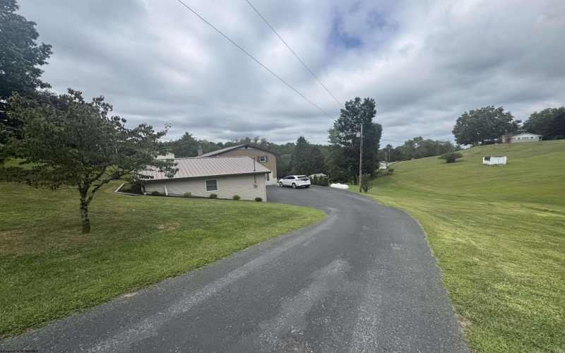 484 Red Knob Road, Buckhannon, West Virginia 26201, 4 Bedrooms Bedrooms, 8 Rooms Rooms,3 BathroomsBathrooms,Single Family Detached,For Sale,Red Knob,10161308